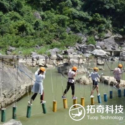 峽谷冒險  峽谷水上繩網趣橋